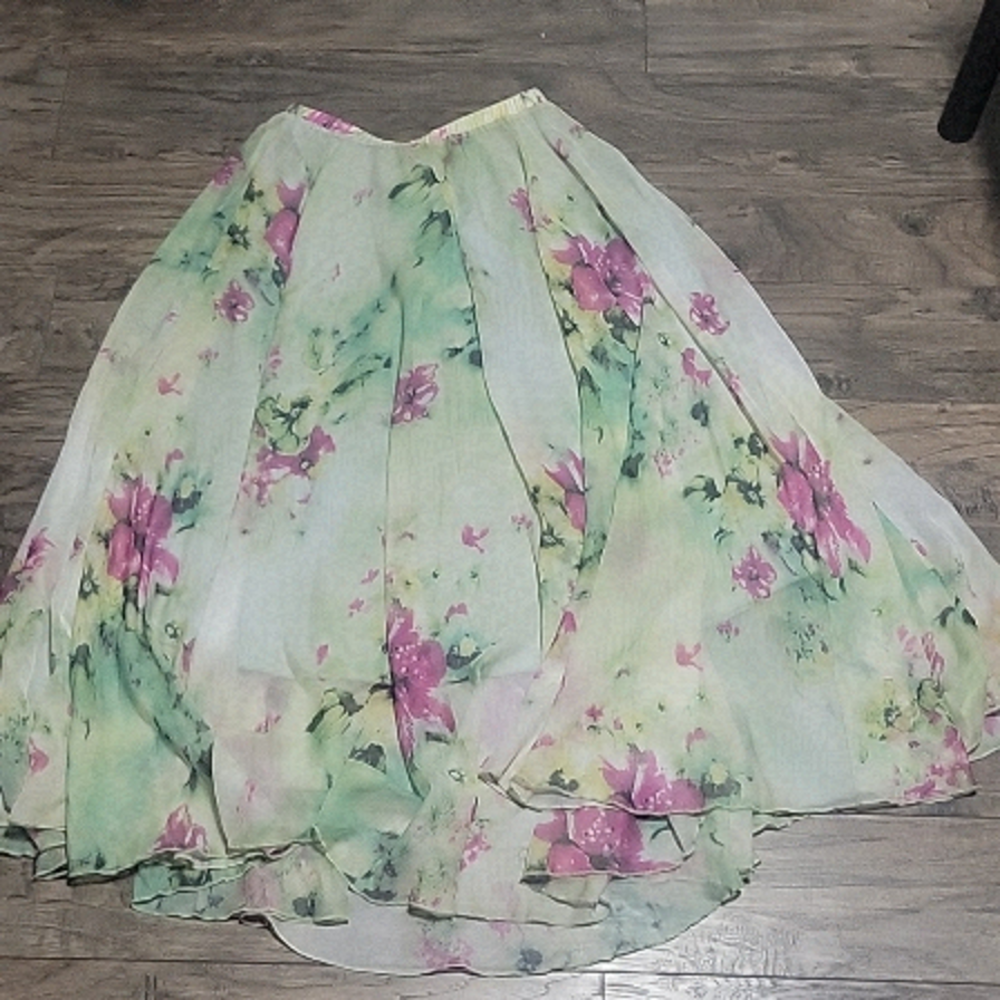 Women long maxi floral skirt size M to L